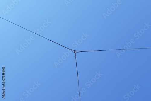 Wallpaper Mural 青空とワイヤー Torontodigital.ca