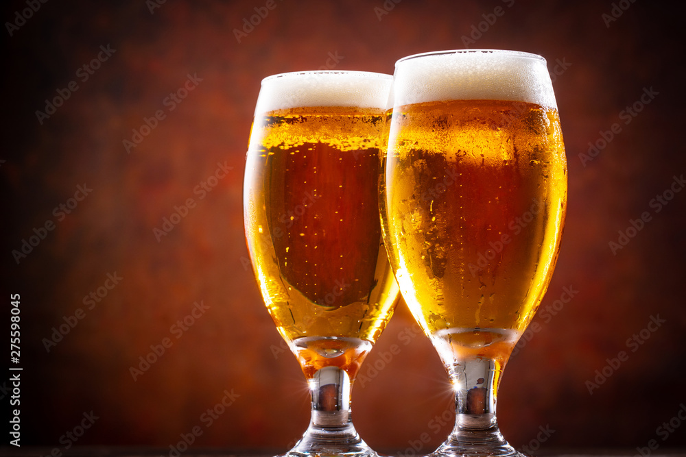 ビールで乾杯 ビールで乾杯