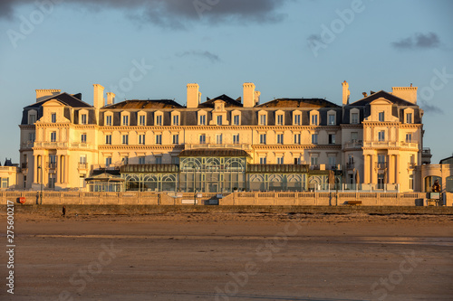  The Thermes Marins Spa is in a stunning location on the beachfront and overlooks a fine sandy beach in St Malo. France