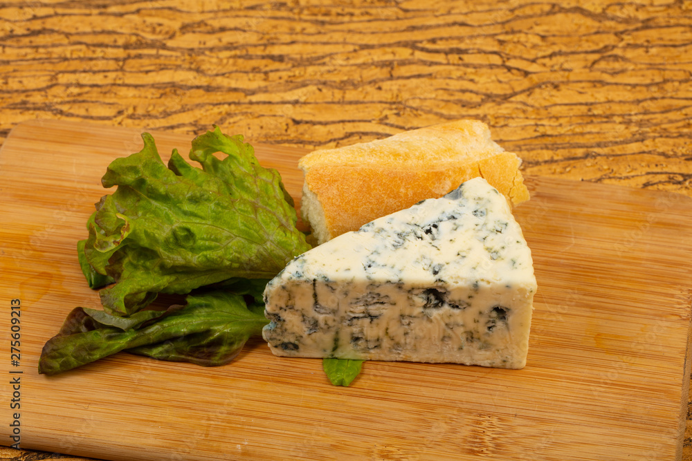 Blue cheese  with salad leaves