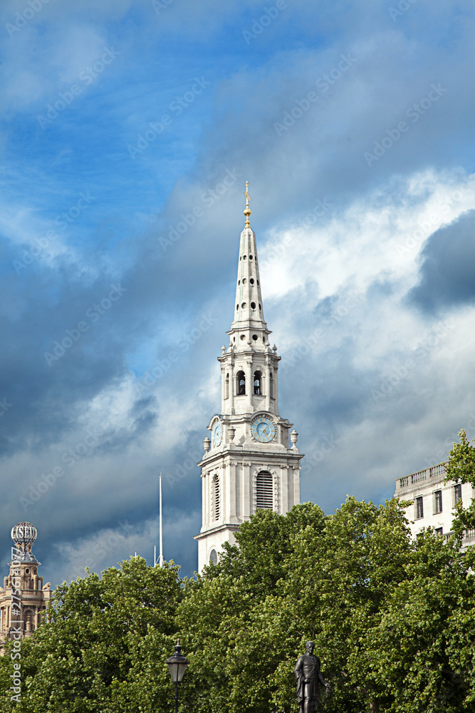 Obraz premium bell tower of Church of Saint Martin in the Fields in London