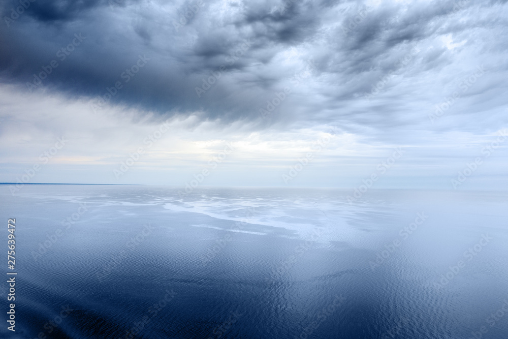 Obraz premium Calm gulf of Riga, Baltic sea in early morning.