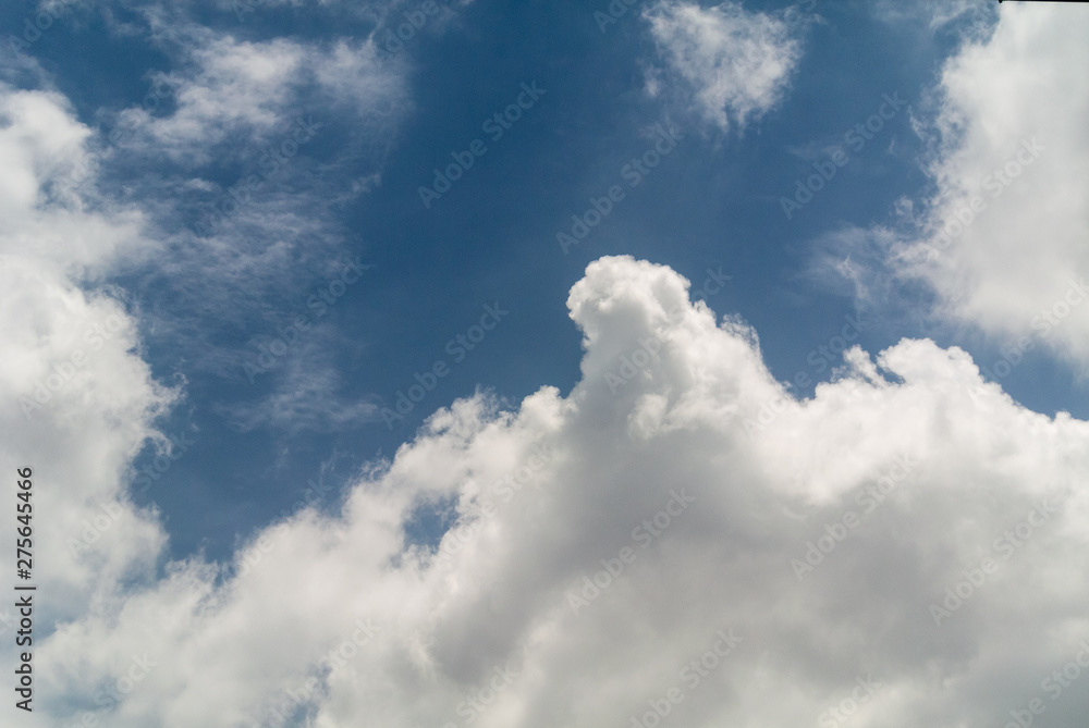 Obraz premium blue sky with white clouds