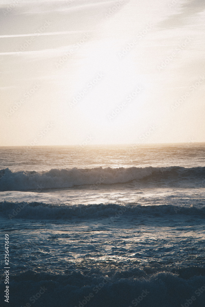 Fototapeta premium sunset over the ocean