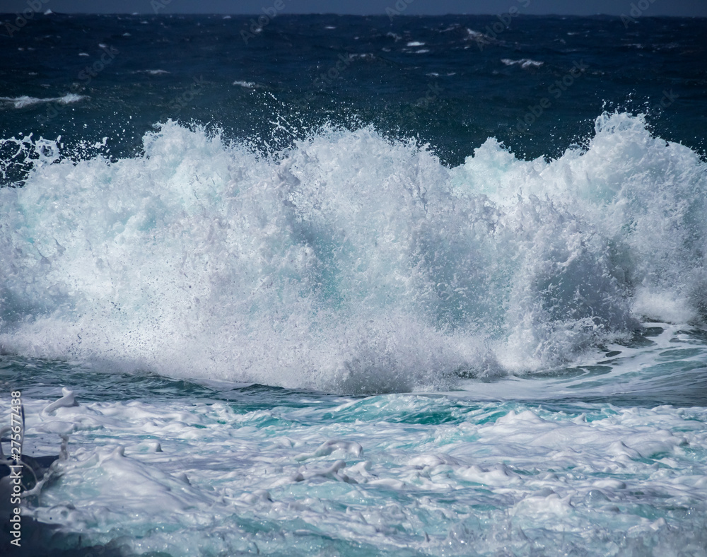 Crashing waves at Shete Boka National park, curacao