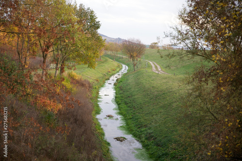 bach zwischen berg unt tal photo