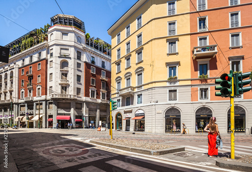 Fototapeta Naklejka Na Ścianę i Meble -  Street with shops in Milan