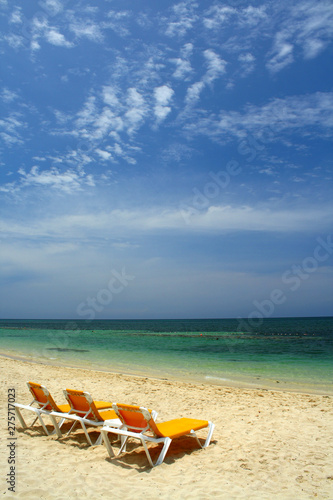 Fototapeta Naklejka Na Ścianę i Meble -  tropical beach, perfect place for relaxing