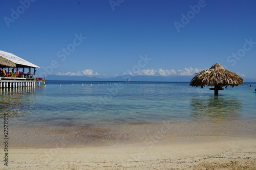 Strand von Utila in Honduras