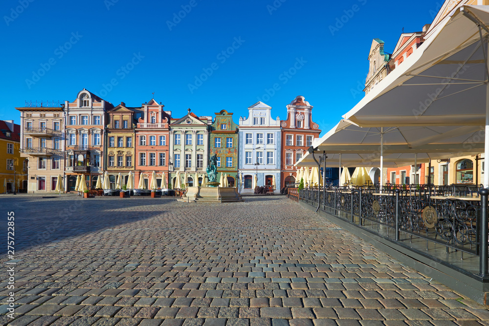 Naklejka premium Colorful renaissance facades of old buildings on the Maket square in Poznan, Poland