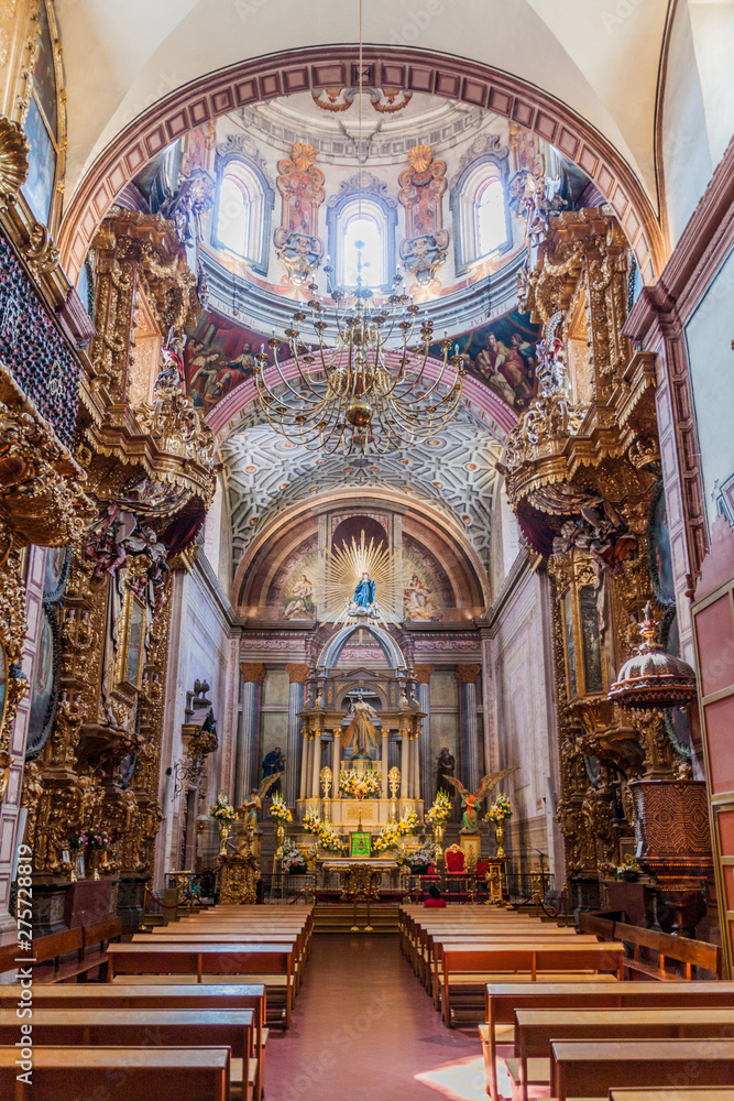 QUERETARO, MEXICO: OCTOBER 3, 2016: Interior of Templo de Santa Rosa de Viterbo church in Queretaro, Mexico