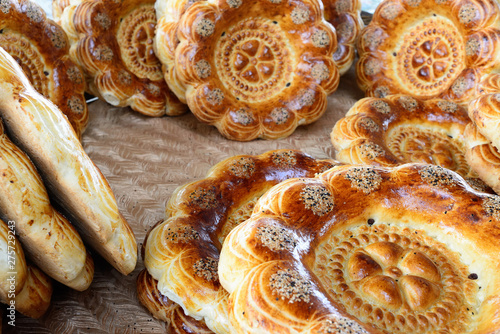 Tableau sur toile Uzbek traditional meal bread