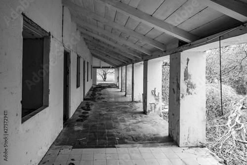 Fototapeta Naklejka Na Ścianę i Meble -  Old deserted workshop and laboatory