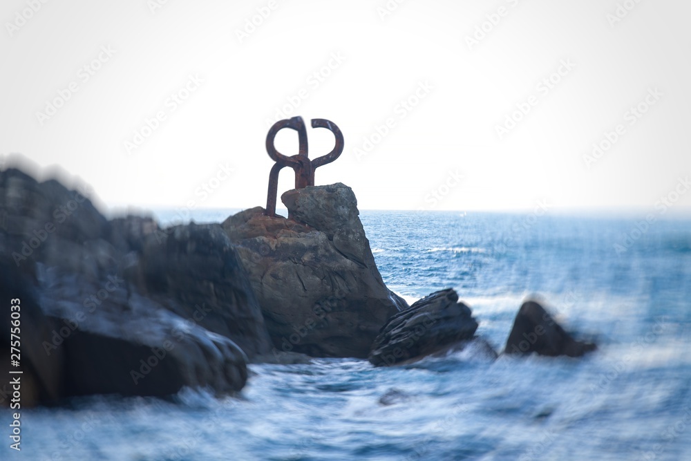 Φωτογραφία Peine del Viento tourist place in San Sebastian, Basque Country, Spain
