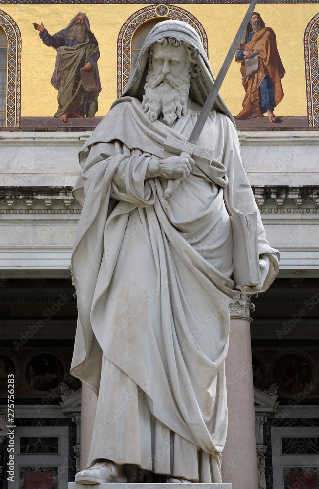 Φωτογραφία Saint Paul statue in front of the basilica of Saint Paul Outside the Walls, Rome