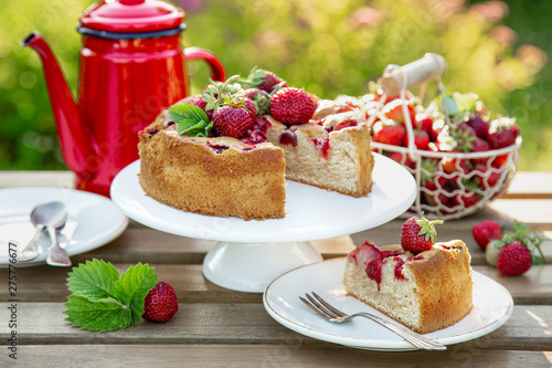summer strawberry cake wooden table Fototapet