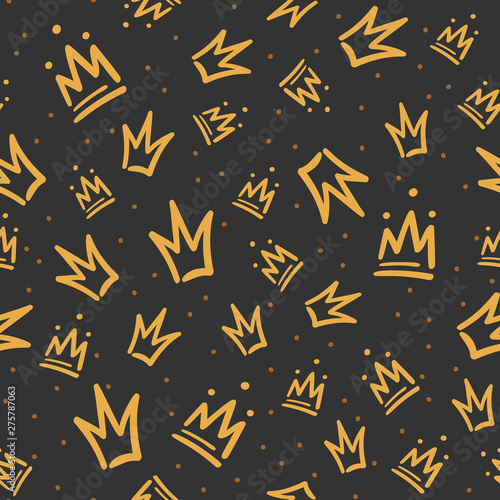 Doodle crowns pattern. Hand drawn luxury crown, king coronation sketch and majestic queen tiara. Royal doodle, princess room royalty gold crowns wallpaper seamless vector illustration