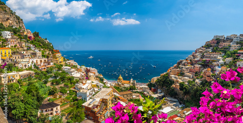 Fotografia Landscape with Positano town at famous amalfi coast, Italy