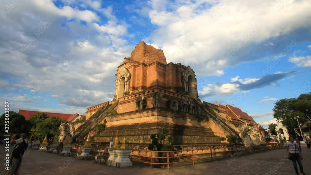 Wat Chedi Luang Temple at Chiang mai, Thailand Wat Chedi Luang Temple at Chiang mai, Thailand