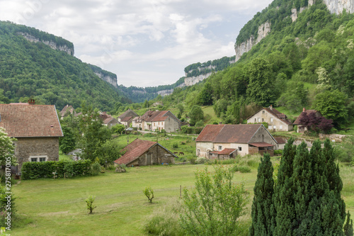 Wallpaper Mural Baume-les-Messieurs 12 Torontodigital.ca