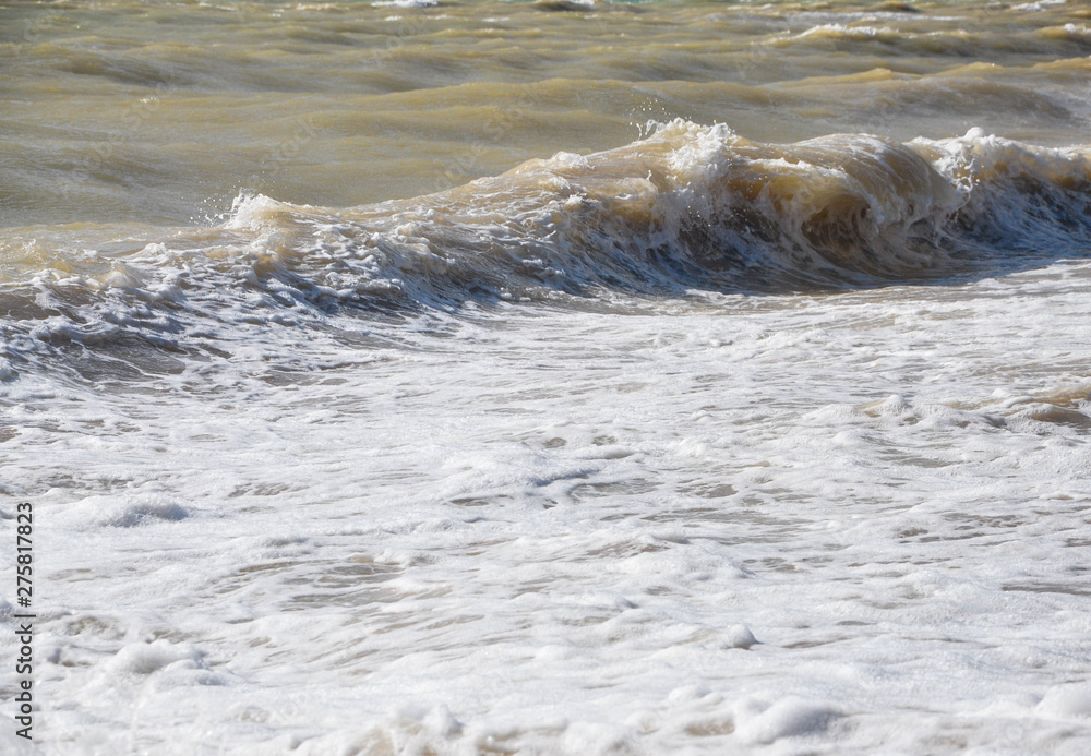 Naklejka premium waves on beach
