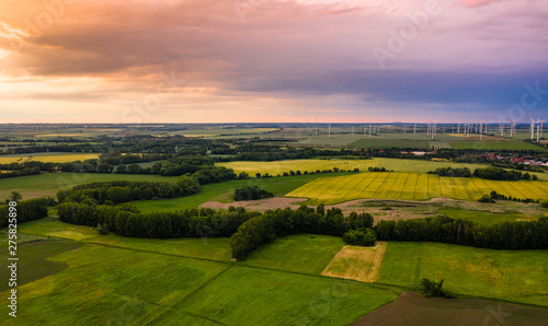 фотографія Blick über Egeln in Sachsen-Anhalt Richtung Norden bei Sonnenuntergang