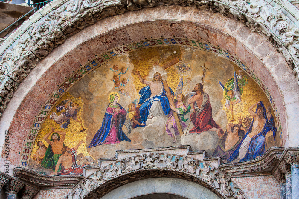 Fototapeta premium Details of the Saint Mark Basilica built in 1092 in Venice