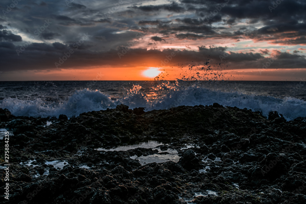 Obraz premium sunset over the sea