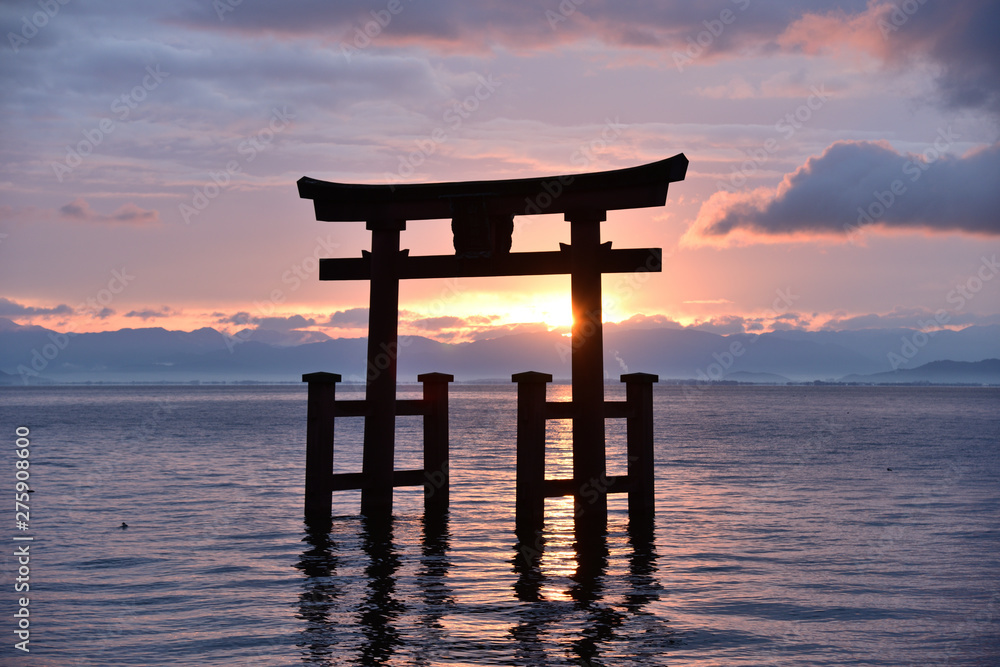 鳥居から日の出