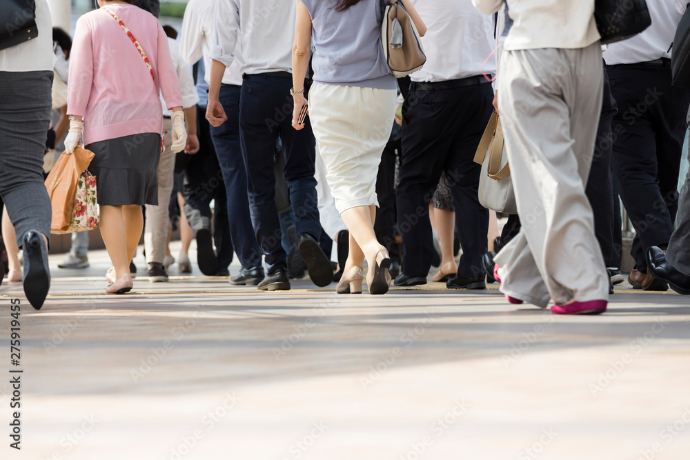 Obraz premium Scena dojazdów do pracy skoncentrowana na kobietach