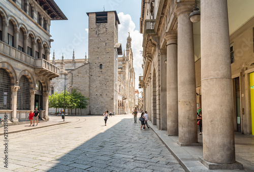 Fototapeta Naklejka Na Ścianę i Meble -  People visiting the Historic Center with many shopping and bars in Como, Italy
