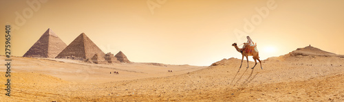 Fotografi Desert and pyramids