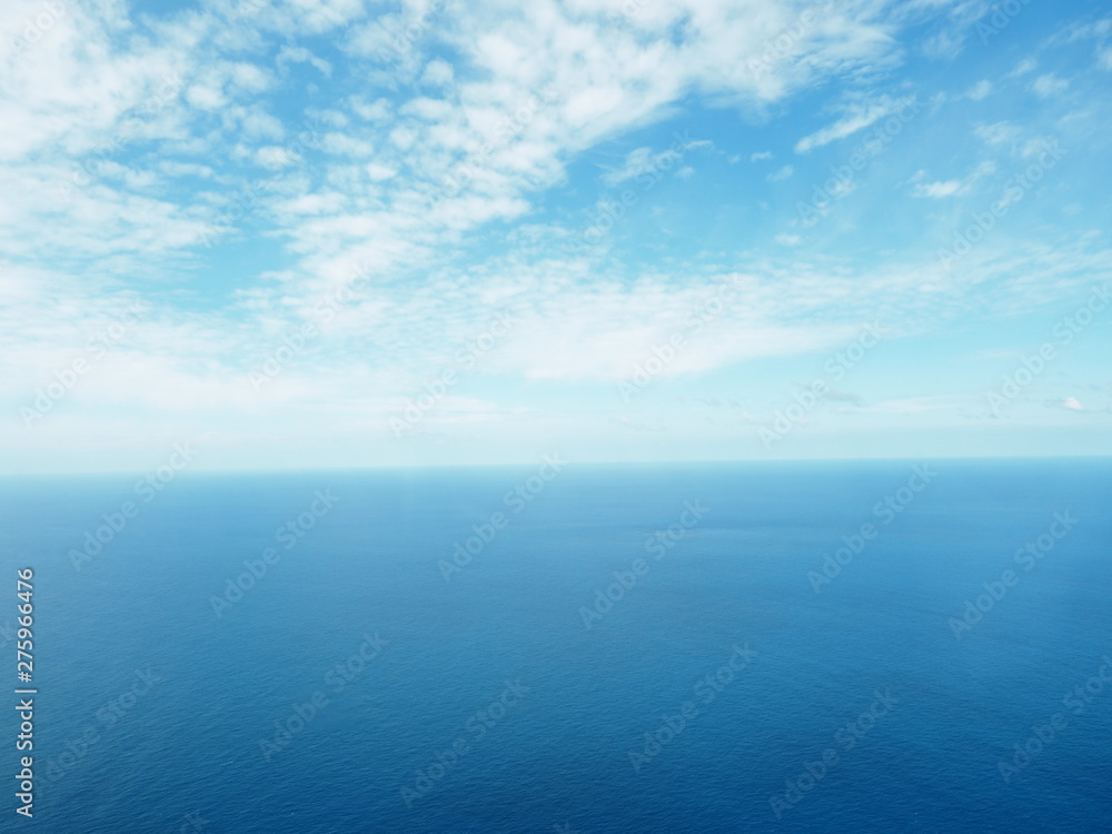 真っ青な海