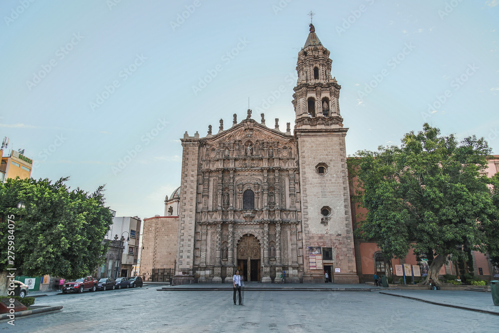 Obraz premium 20 czerwca 2019 San Luis Potosí, Meksyk: Kościoły w historycznym centrum kolonialnego miasta San Luis Potosí Meksyk