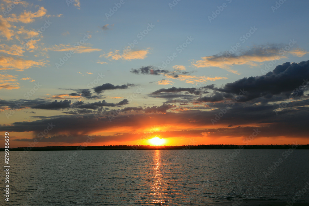 Naklejka premium nice sunset over sea