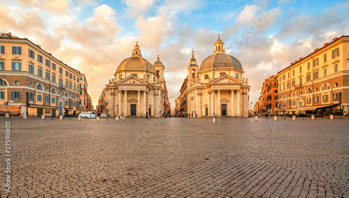 Obraz na płótnie Piazza del Popolo (People's Square) in Rome, Italy. Churches of Santa Maria in Montesanto and Santa Maria dei Miracoli in Rome, Italy. Rome architecture and landmark. Nice scenery of Rome w salonie