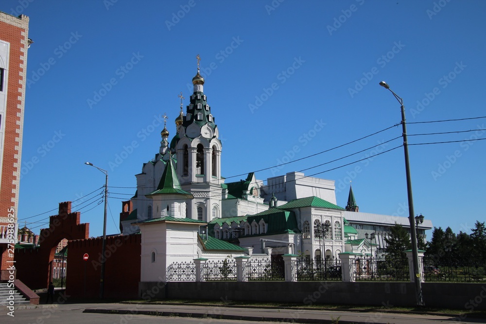 Obraz premium View of the Church of the Most Holy Trinity in the city of Yoshkar-Ola