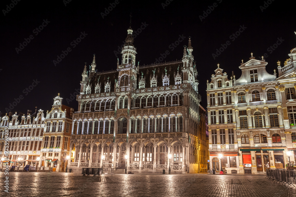 Grand Place buildings from Brussels at night, Belgium Grand Place buildings from Brussels at night, Belgium