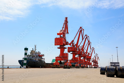 Portal crane and Cargo ship