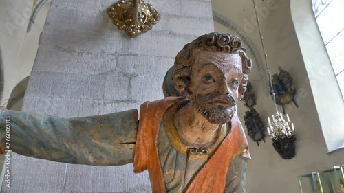 3947_The_head_of_the_statue_on_the_wall_in_Tallinn_Estonia.mov photo