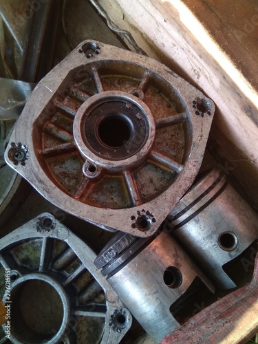 Obraz na płótnie steel parts for car repair photo close-up, metal elements and gears w salonie