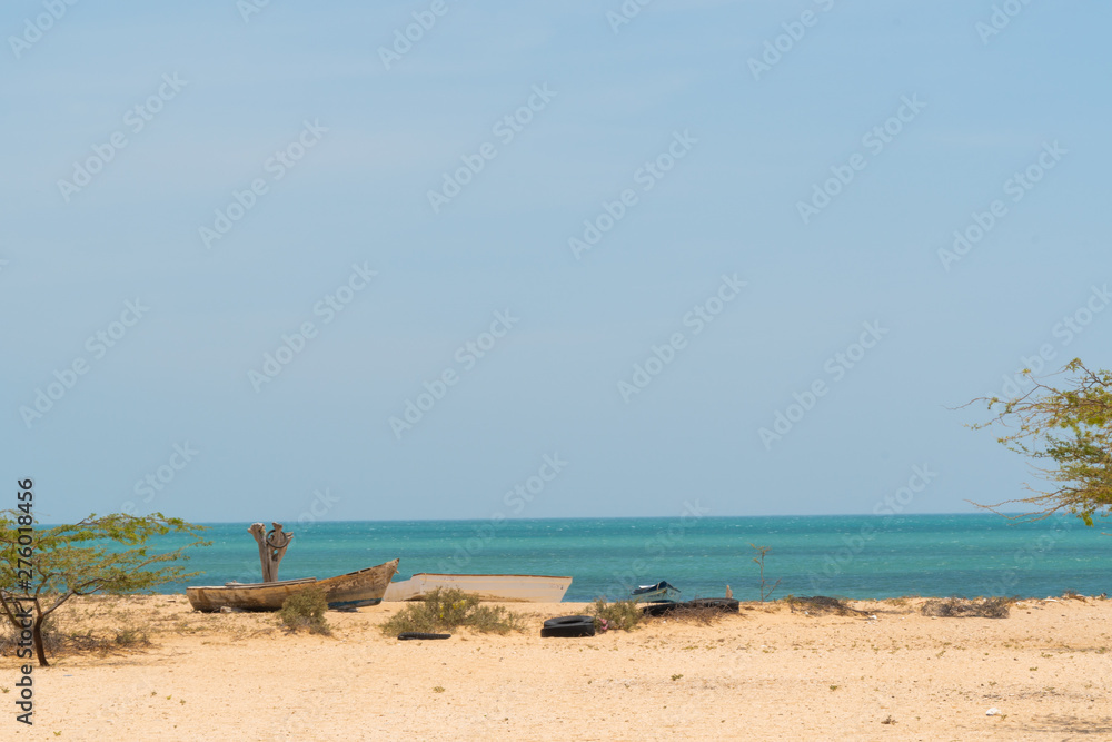 Naklejka premium Landscape of paradise tropical beach, sunrise, sunset shot