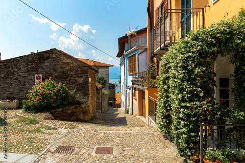 Fototapeta Naklejka Na Ścianę i Meble -  Beautiful streets of Italy. Summer cityscape. Lombardia of Italy