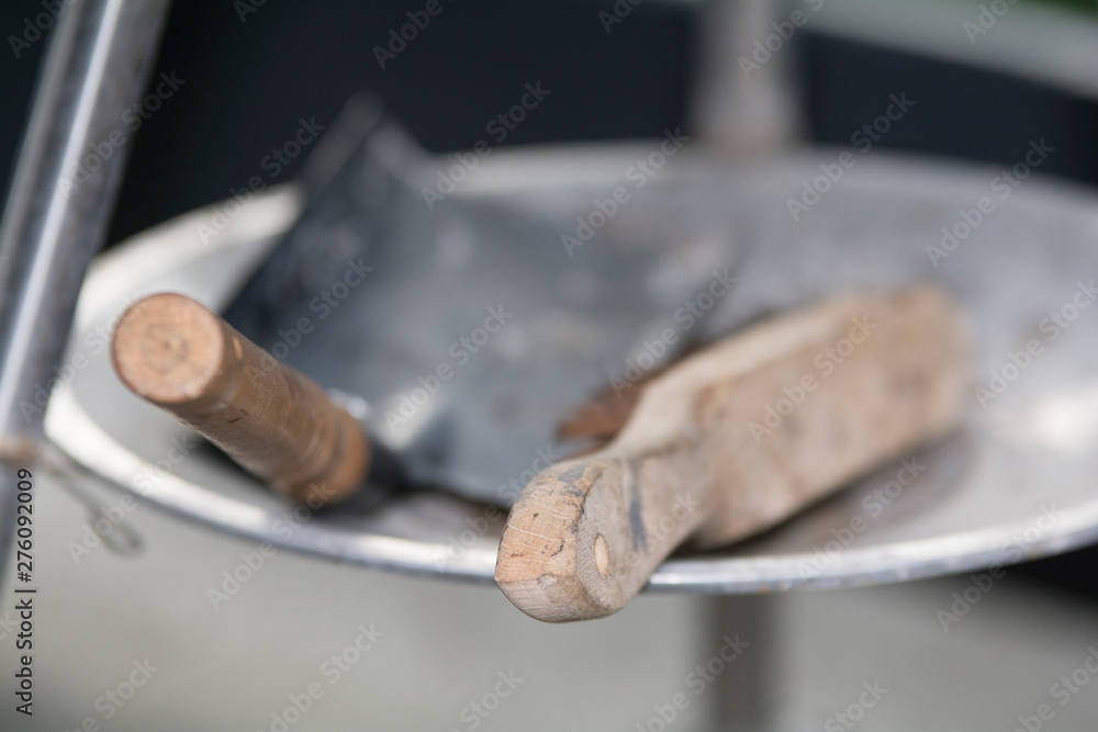 Schaufel und Drahtbürste - Grillzubehör Schaufel und Drahtbürste - Grillzubehör