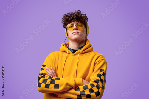 Foto Confident teenager looking at camera