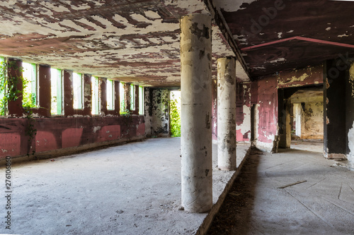 Obraz na płótnie Urban exploration / Abandoned disco w salonie