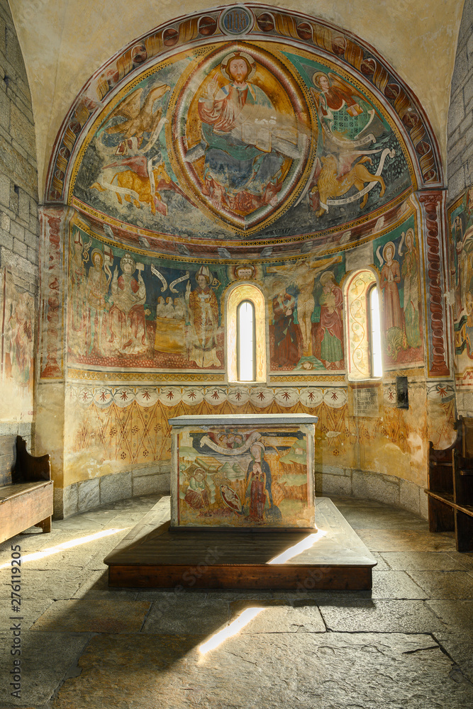 Obraz premium Chorraum in der Kirche San Nicolao, Giornico, Tessin, Schweiz