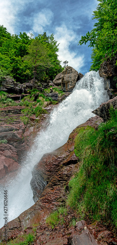 La Larry waterfalls in Nati...