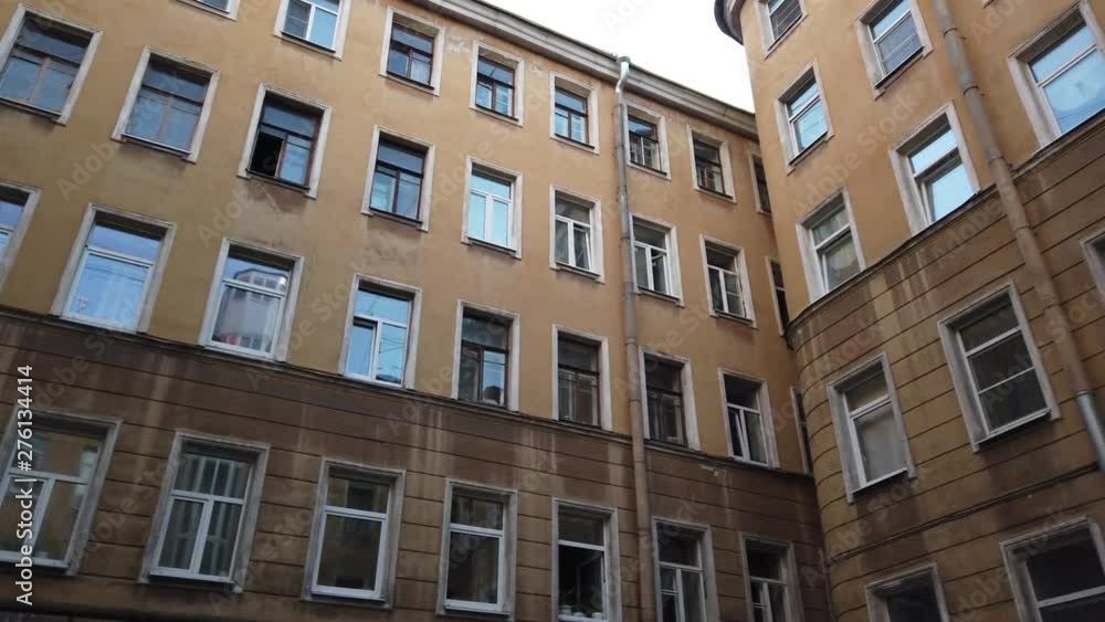 The first perspective, the point of view of the person, who stands inside the courtyard-well, looks up and rotates. Famous St. Petersburg square courtyards. The first perspective, the point of view of the person, who stands inside the courtyard-well, looks up and rotates. Famous St. Petersburg square courtyards.