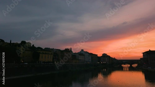 Wallpaper Mural Firenze, ponte vecchio al tramonto sul fiume Arno. Torontodigital.ca